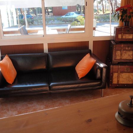 קסטלדפלס Hotel Rodsan Suizo מראה חיצוני תמונה