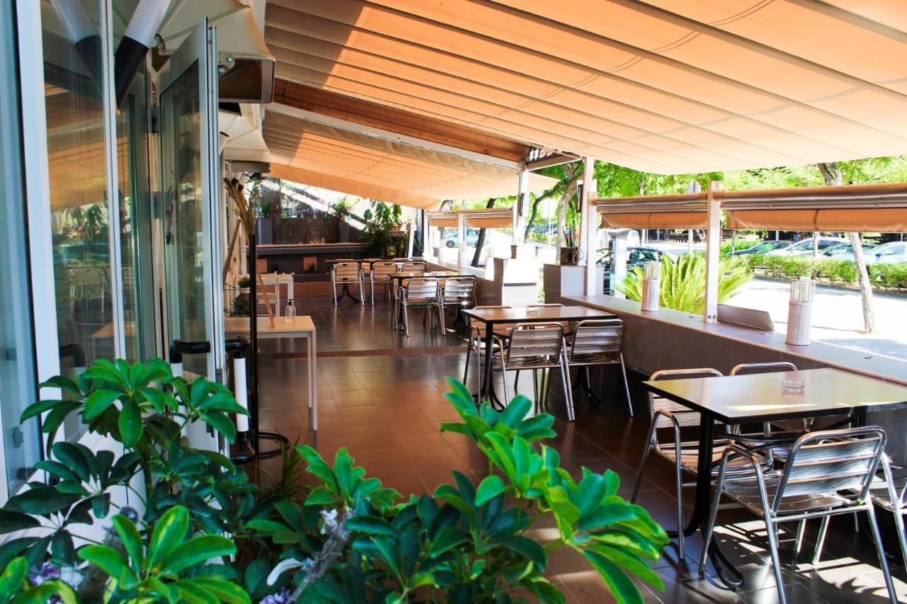 קסטלדפלס Hotel Rodsan Suizo מראה חיצוני תמונה