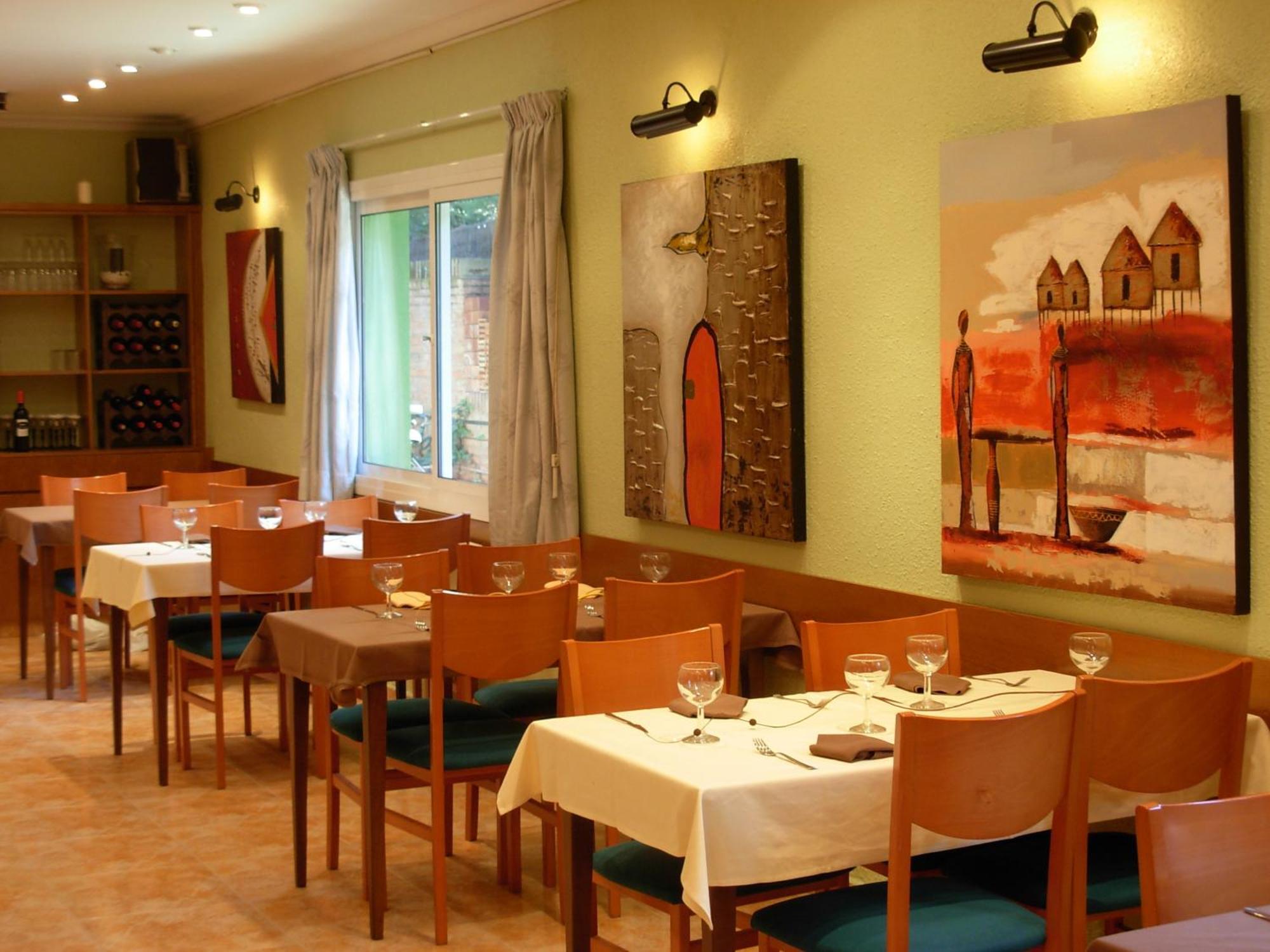 קסטלדפלס Hotel Rodsan Suizo מראה חיצוני תמונה