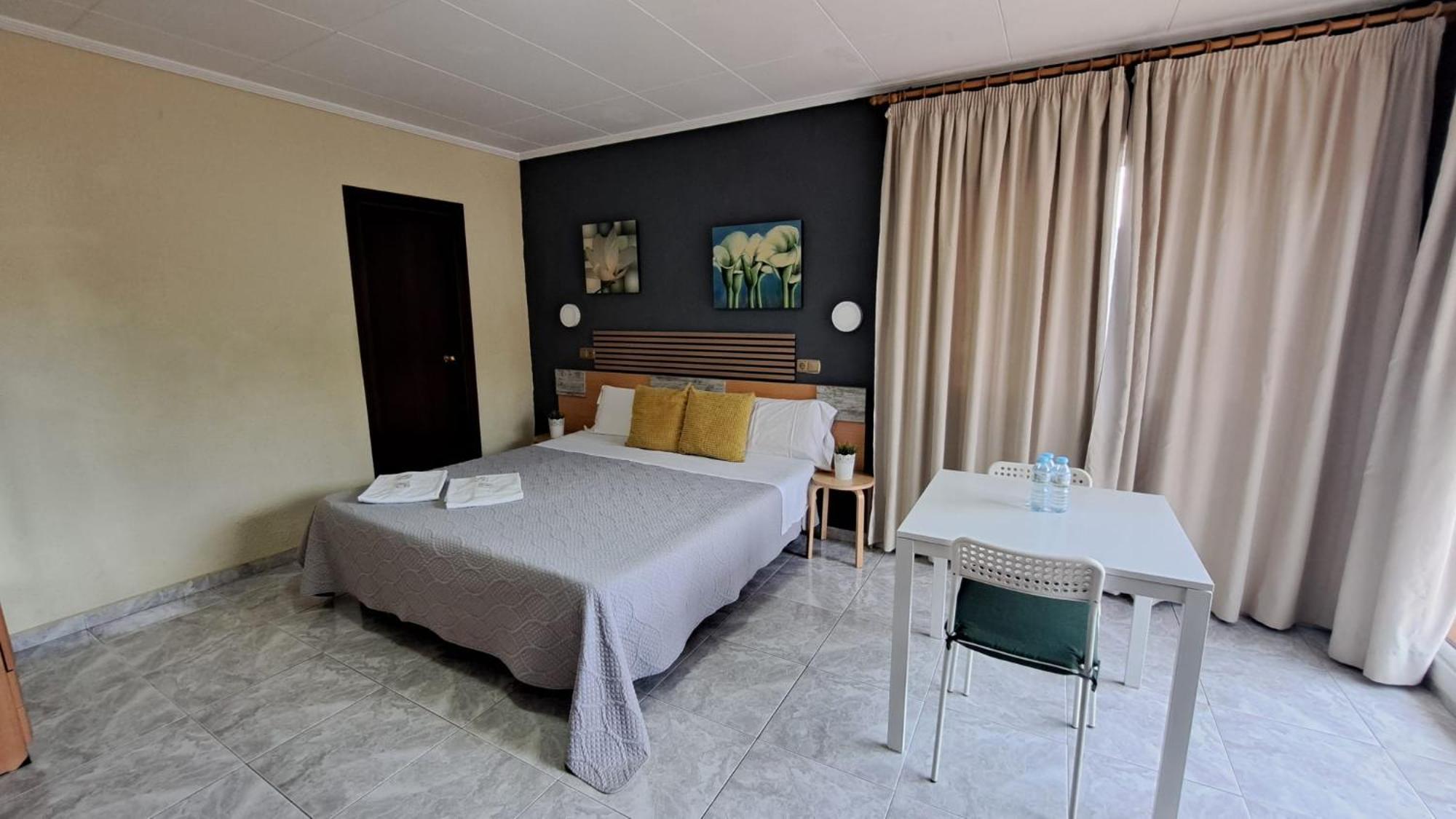 קסטלדפלס Hotel Rodsan Suizo מראה חיצוני תמונה