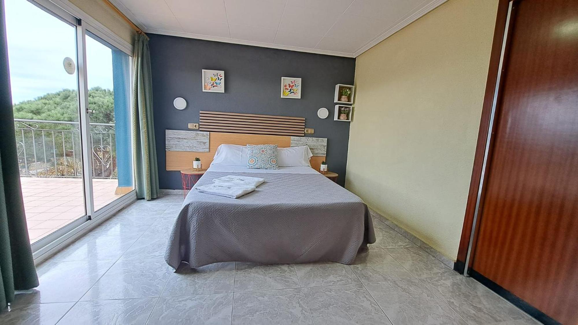 קסטלדפלס Hotel Rodsan Suizo מראה חיצוני תמונה