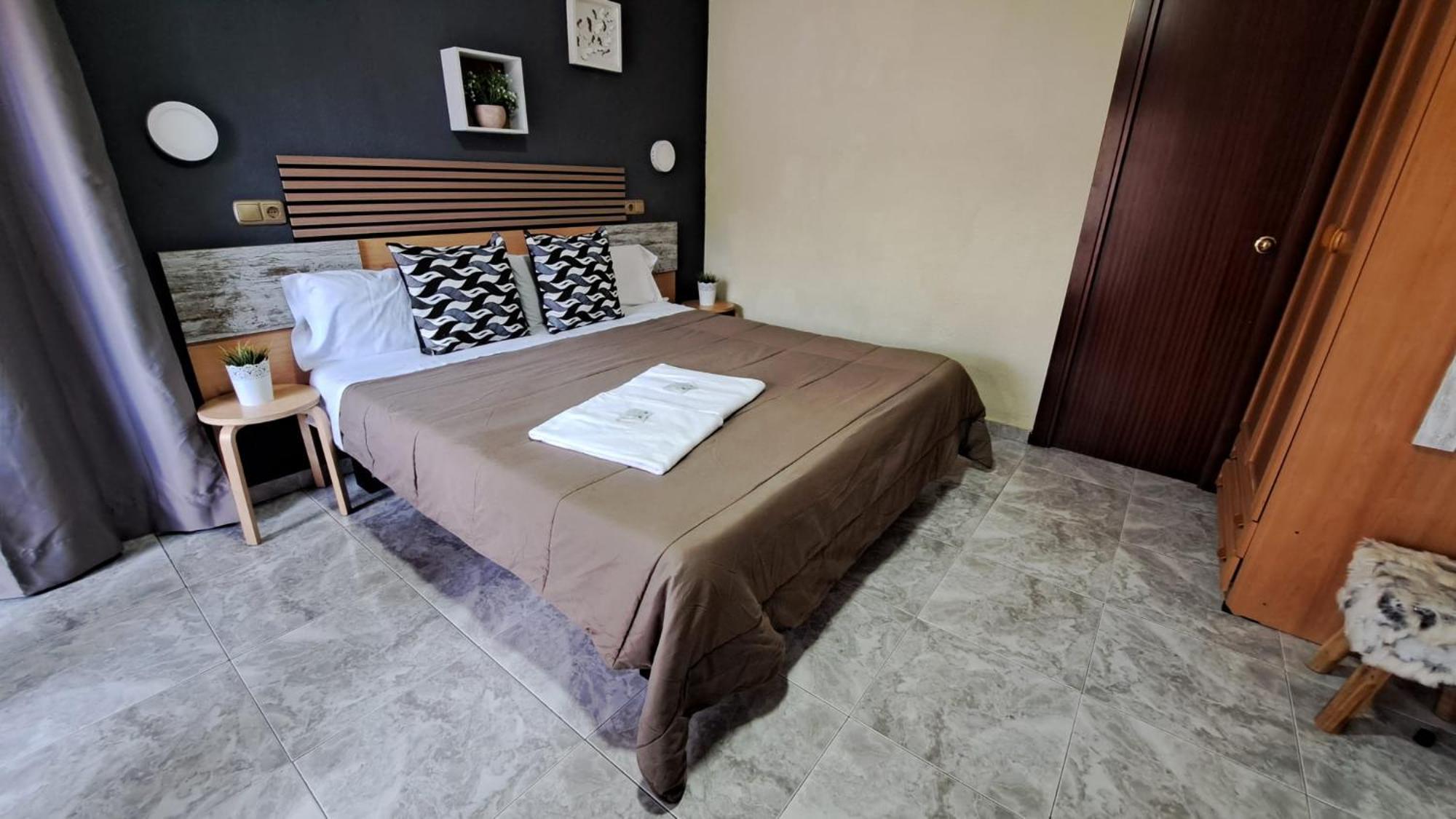 קסטלדפלס Hotel Rodsan Suizo מראה חיצוני תמונה