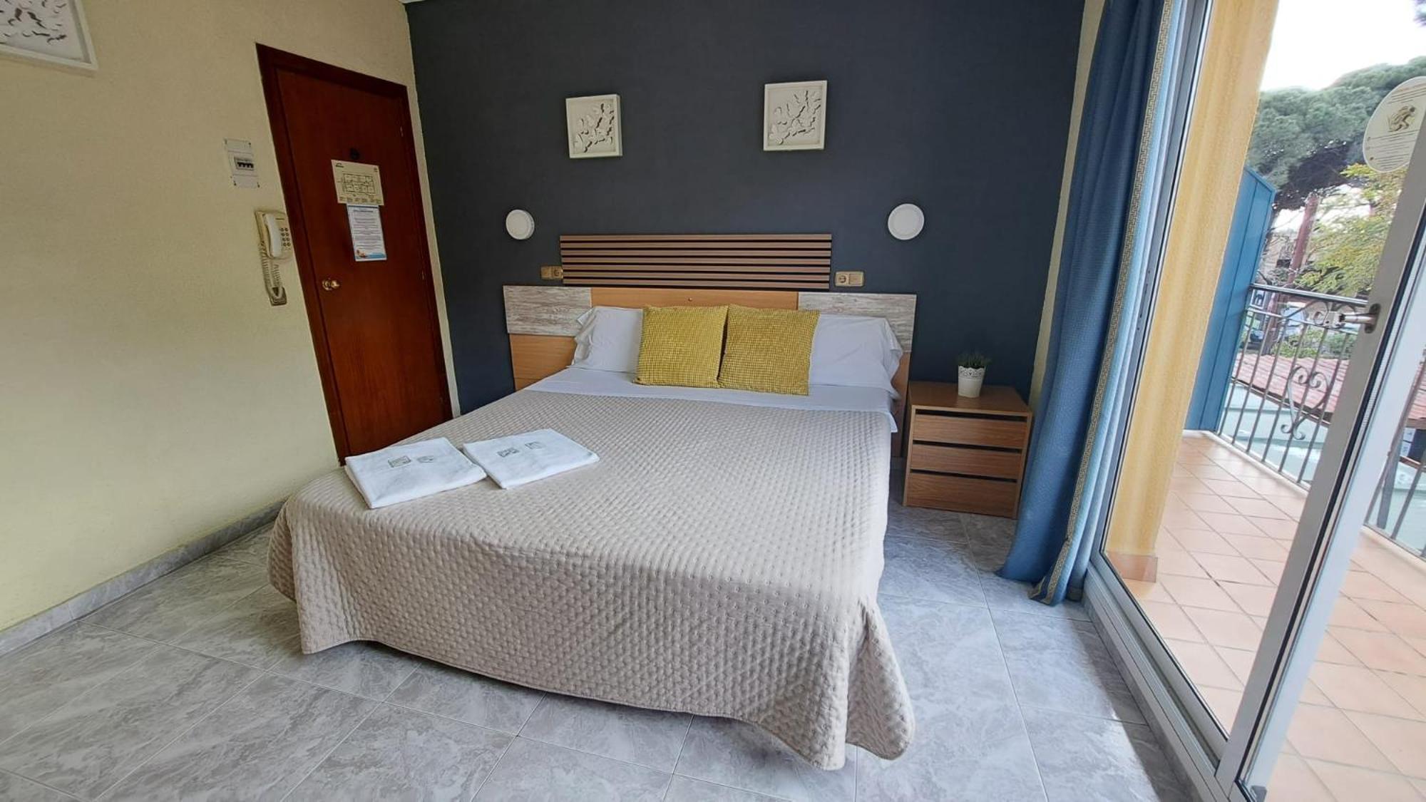 קסטלדפלס Hotel Rodsan Suizo מראה חיצוני תמונה
