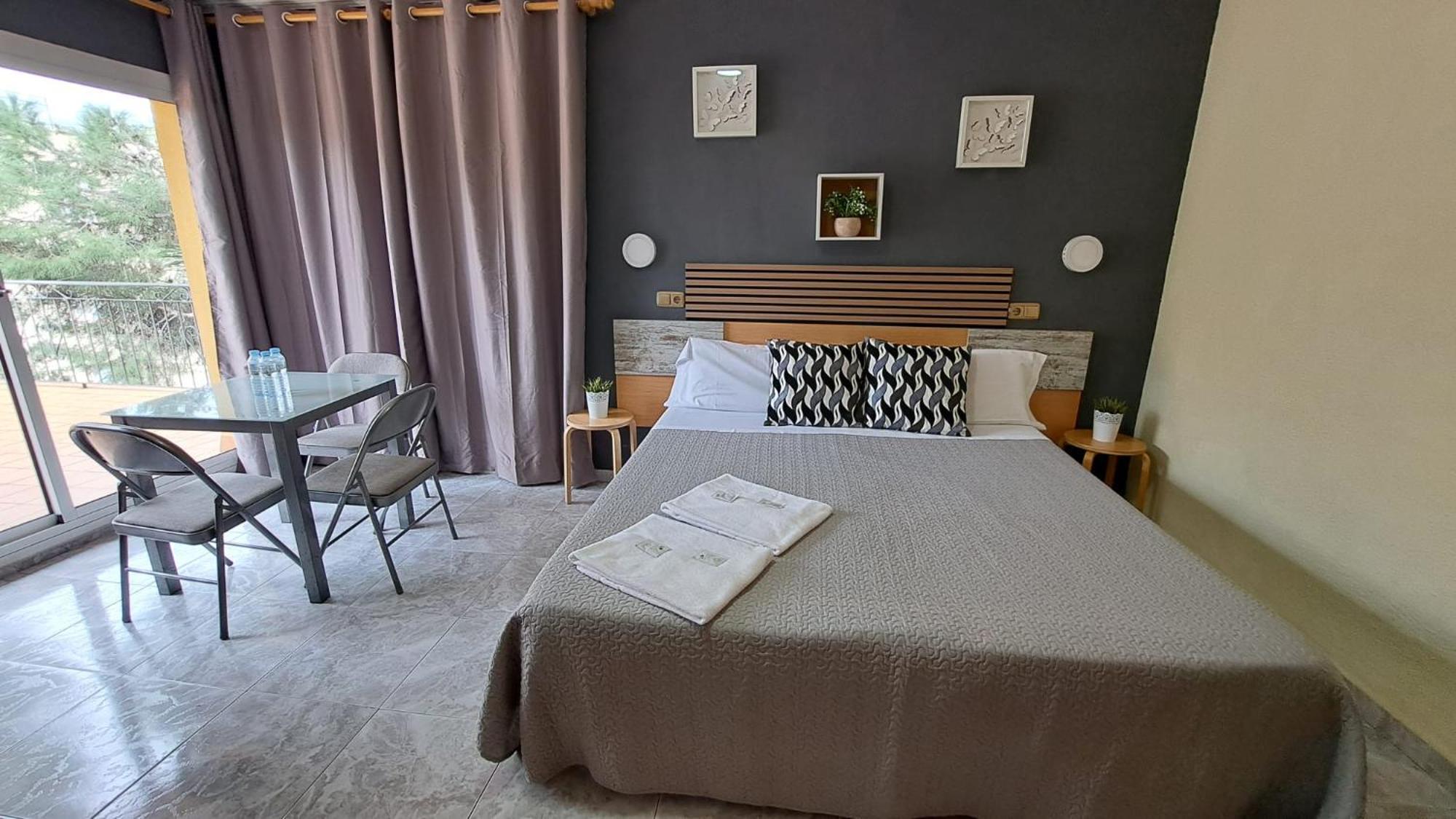 קסטלדפלס Hotel Rodsan Suizo מראה חיצוני תמונה